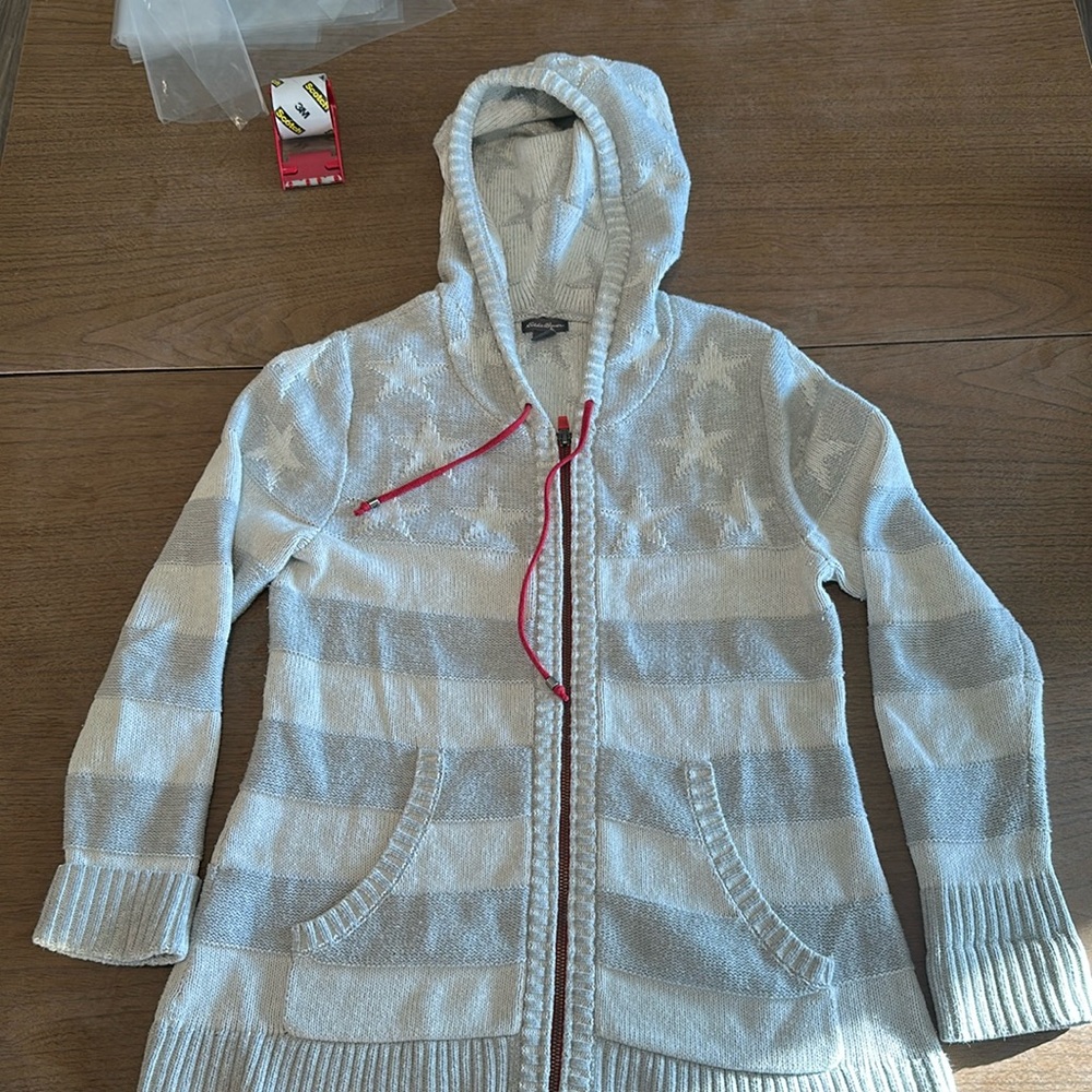 Eddie Bauer women’s Gray star Cardigan Sweater size medium